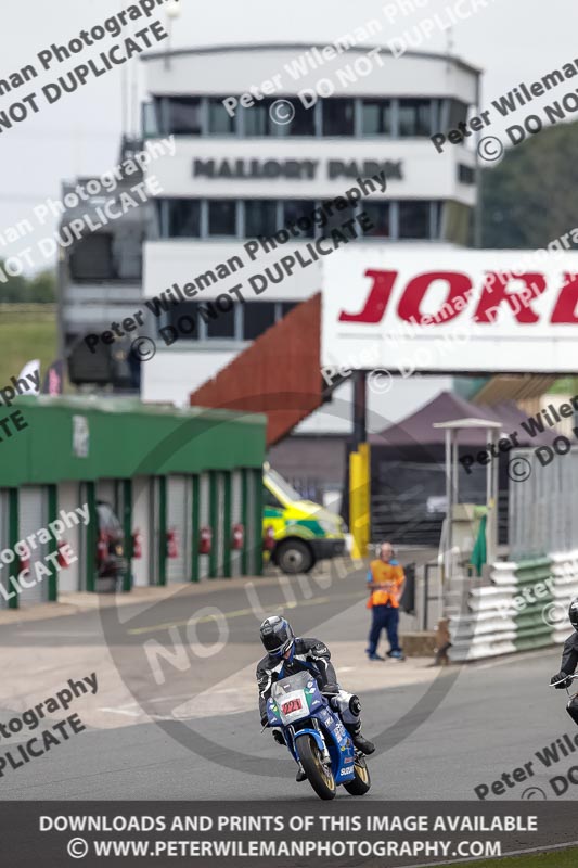 Vintage motorcycle club;eventdigitalimages;mallory park;mallory park trackday photographs;no limits trackdays;peter wileman photography;trackday digital images;trackday photos;vmcc festival 1000 bikes photographs